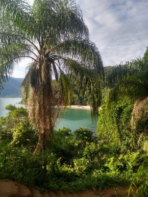 Ubatuba Surf Hostel, apenas a 60 metros da praia da Lagoinha!
